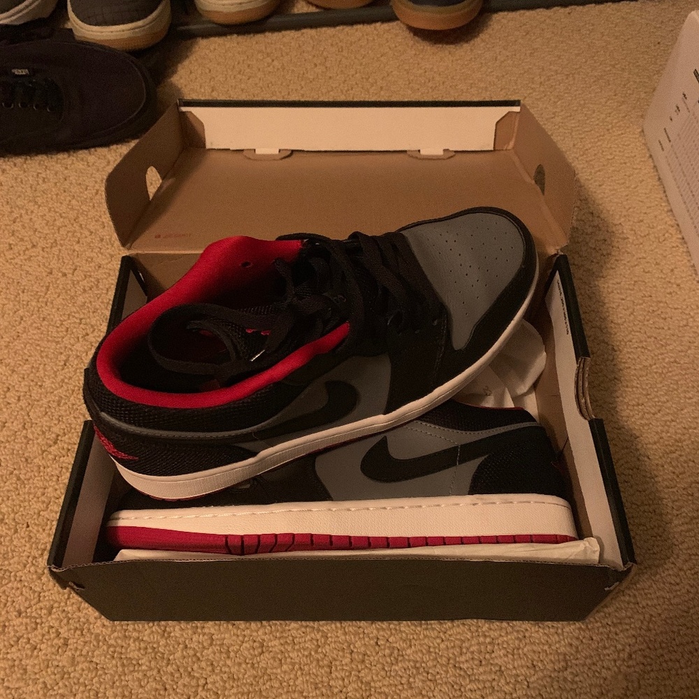 Mens Air Jordan 1 Low - US Mens 8.5_NEW